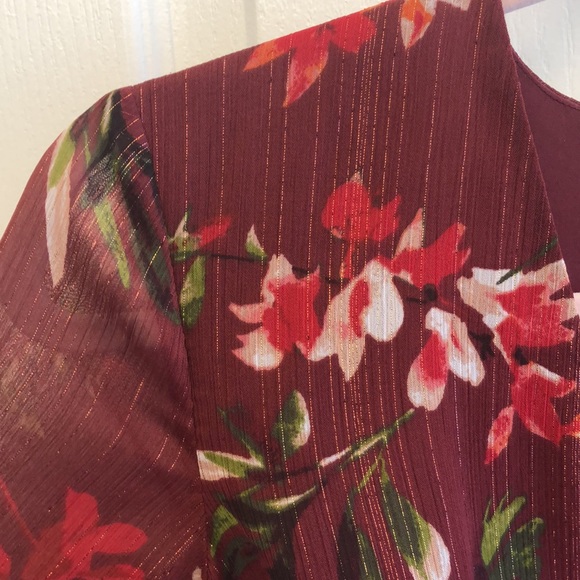 NWT Guess Camilla Floral Dress with Gold Threads Size 2 - Picture 3 of 12